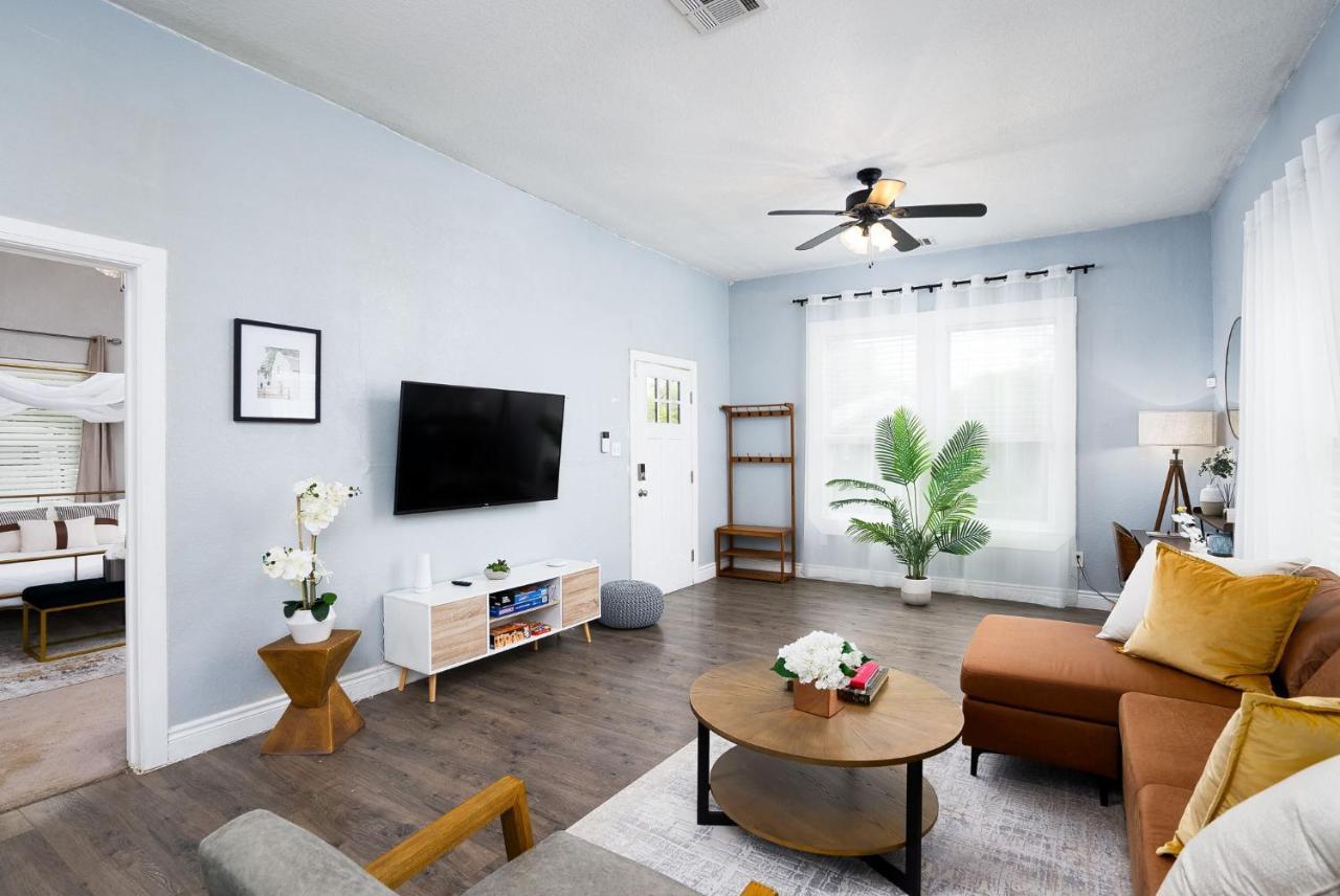 Modern 3 Bed, 2 Bath Home Minutes To Downtown & Alamodome Сан-Антонио Экстерьер фото